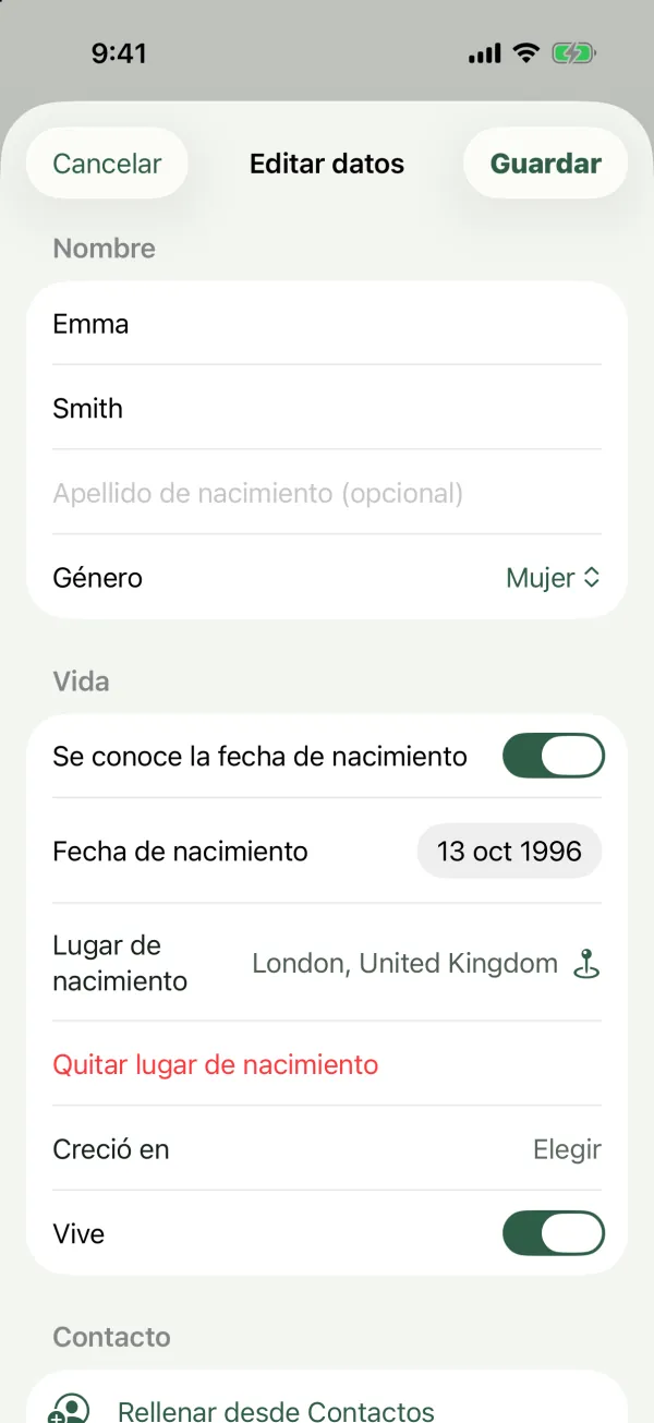 El formulario Editar datos de Emma Smith con nombre, apellido de nacimiento, género, fecha y lugar de nacimiento, Vive y Contacto