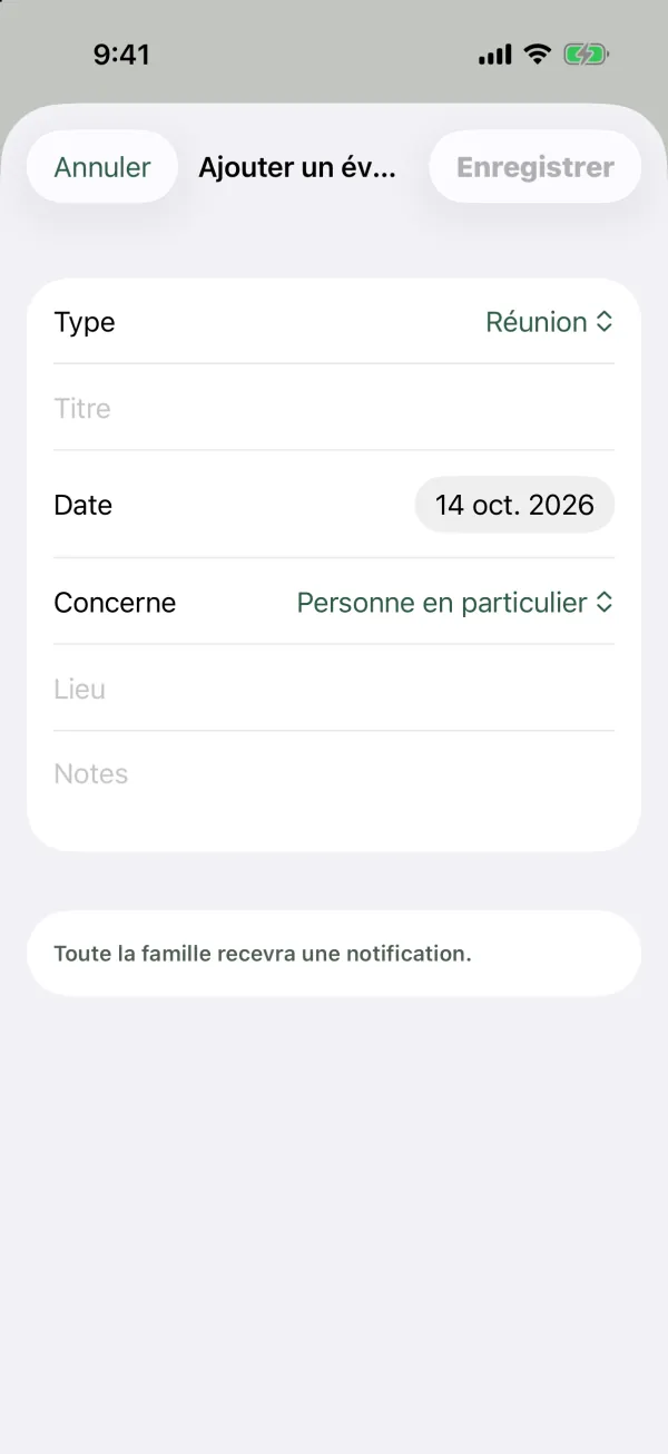 Le formulaire Ajouter un événement avec Type, Titre, Date, Concerne, Lieu et Notes, et la mention Toute la famille recevra une notification